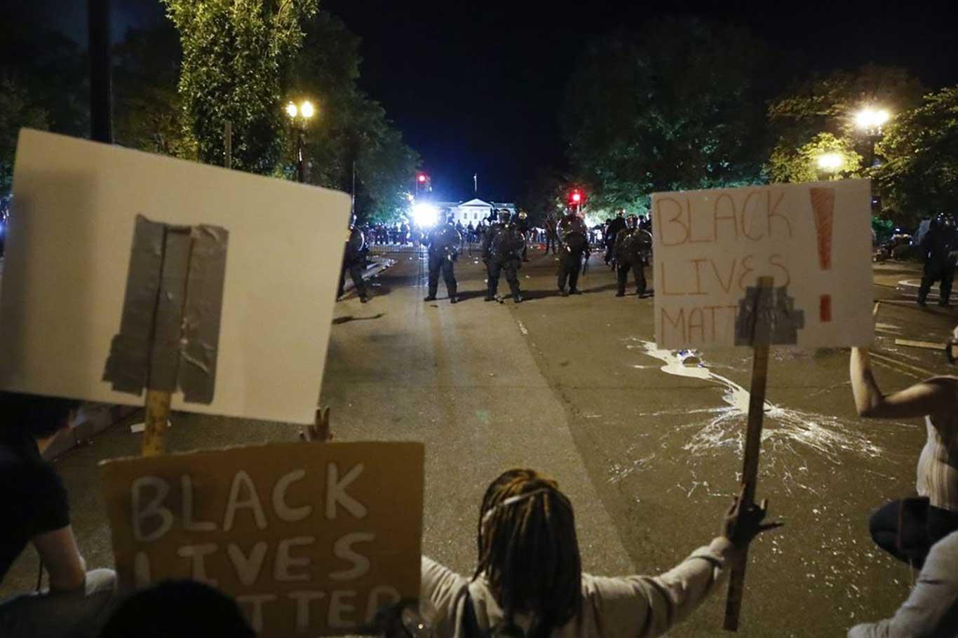 ABD'de ırkçılığa karşı başlayan gösteriler hız kesmeden devam ediyor